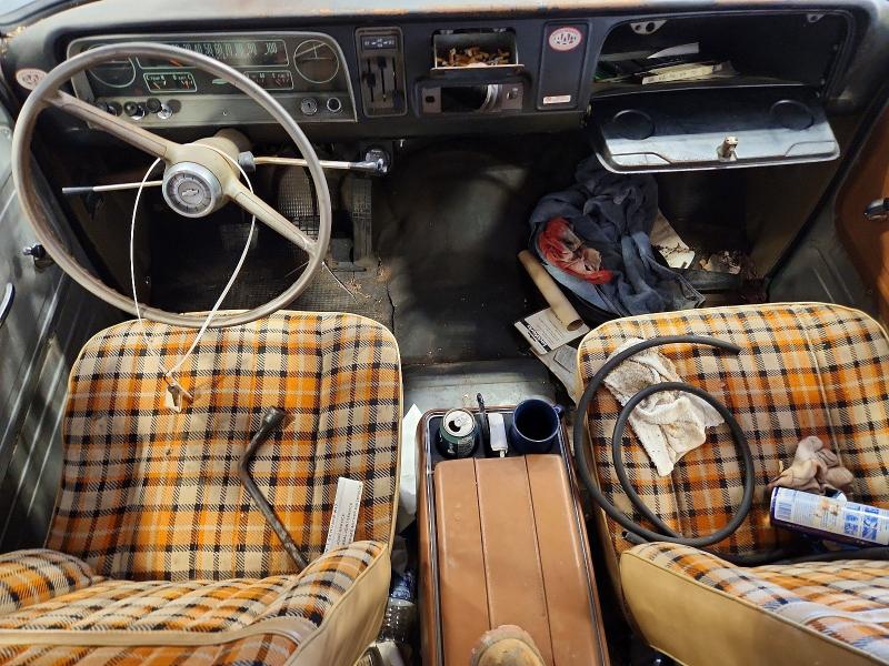 Photo 8 from auction – 1966 CHEV SUBURBAN with VIN C1466J156861