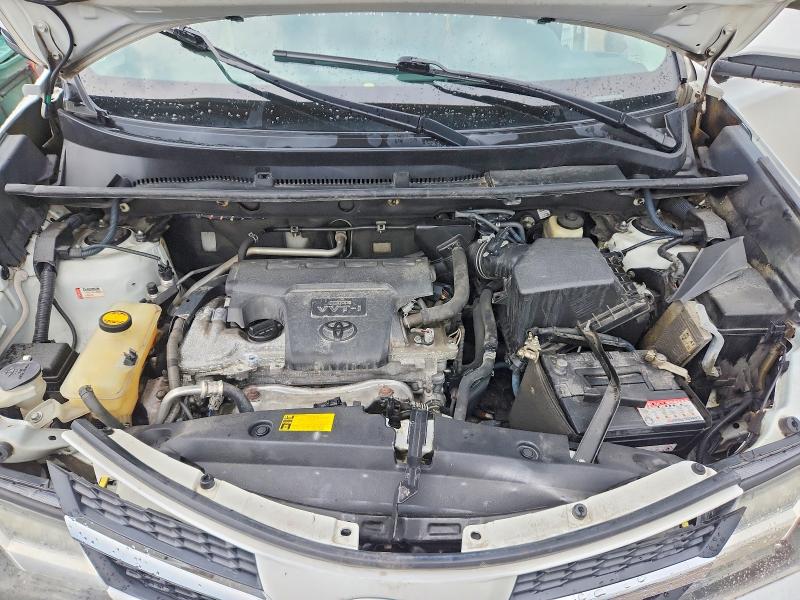 Photo 12 from auction – 2015 TOYOTA RAV4 with VIN 2T3DFREV1FW381032