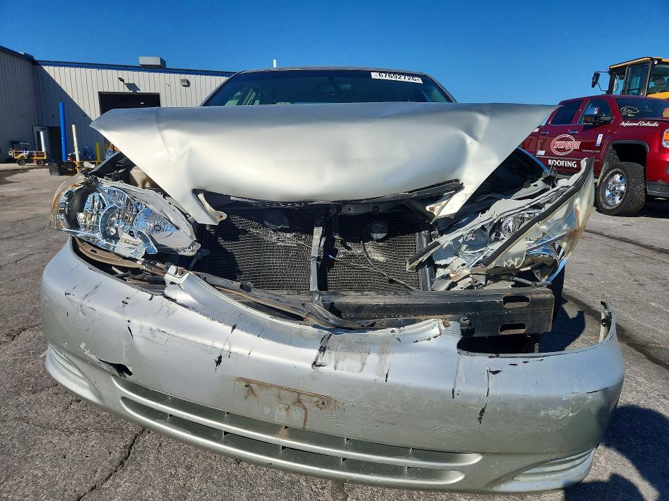 Photo 5 from auction – 2004 TOYOTA CAMRY with VIN 4T1BE32K44U366242