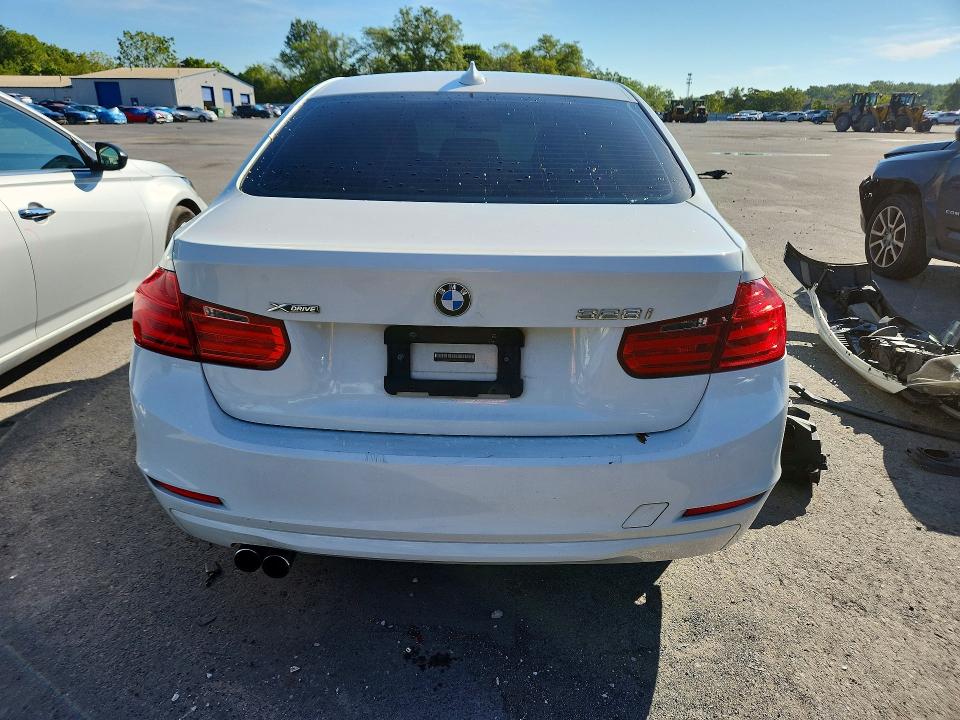 صورة رقم 6 من المزاد - 2015 BMW 328 مع VIN WBA3B5G53FNS11899