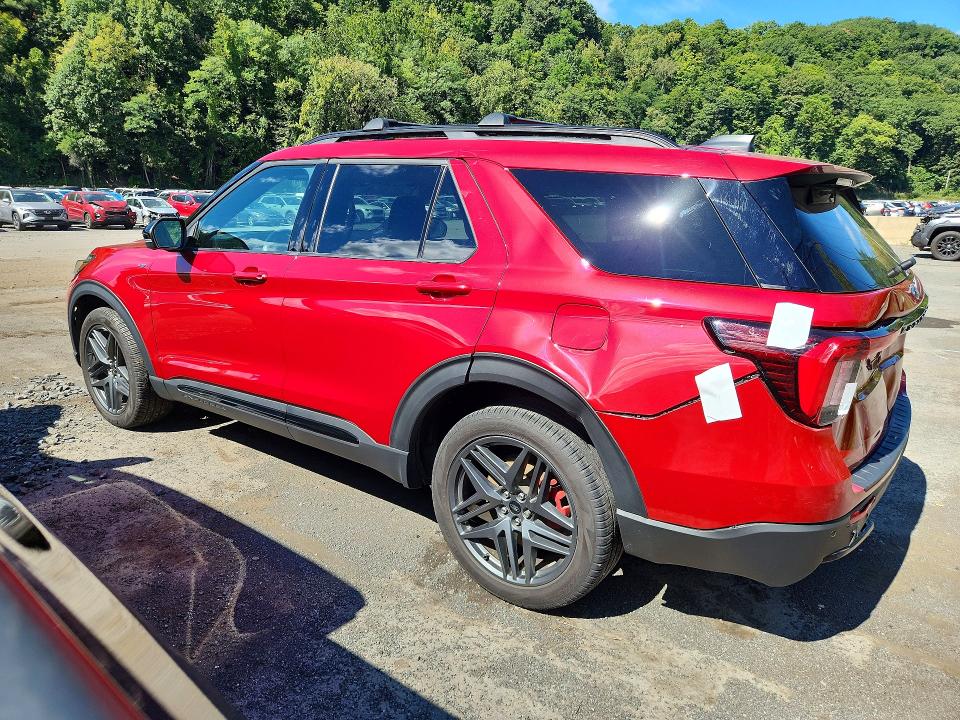 Zdjęcie 2 z aukcji – 2025 FORD EXPLORER z VIN 1FMUK8KH2SGA18986