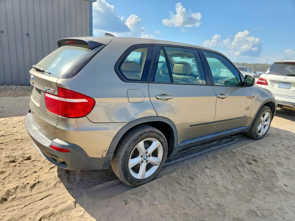 Foto 3 de la subasta – 2010 BMW X5 con VIN 5UXFE4C58AL380097