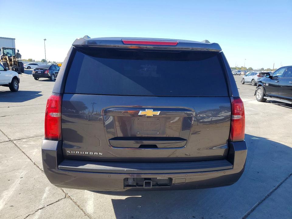 Снимка 6 от търг – 2016 CHEVROLET SUBURBAN с VIN 1GNSCGEC3GR372005