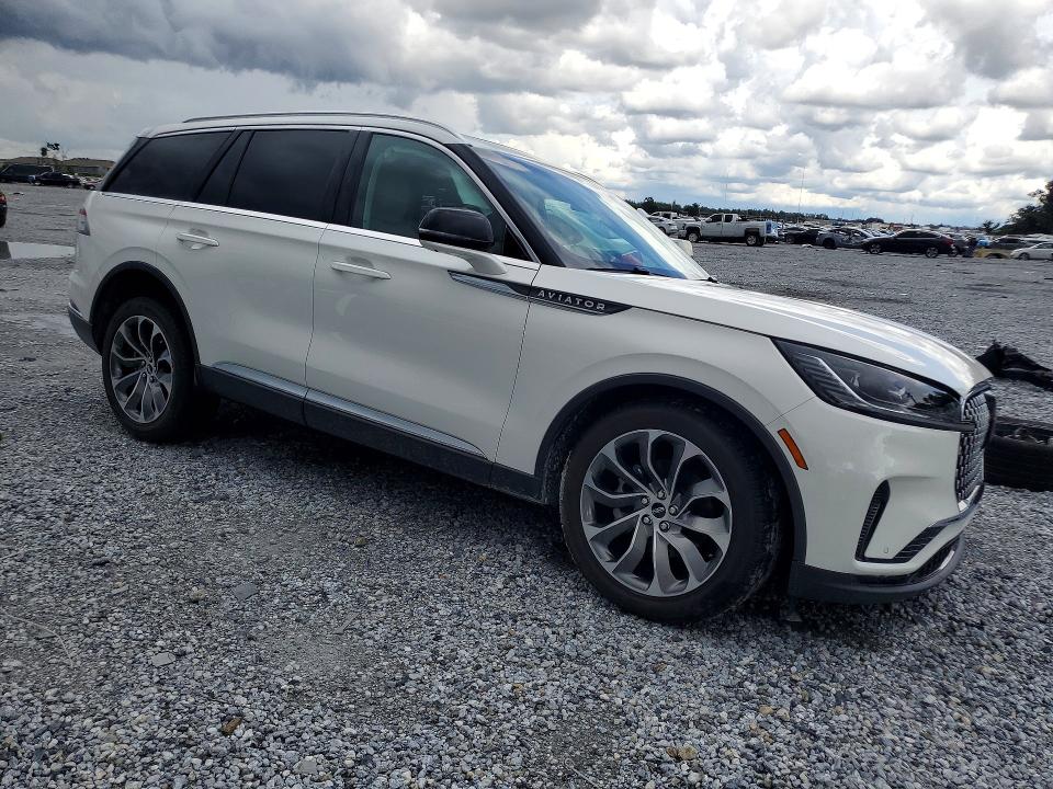 Photo 4 from auction – 2025 LINCOLN AVIATOR with VIN 5LM5J7WC6SGL16387