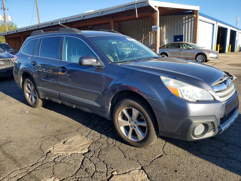Zdjęcie 4 z aukcji – 2014 SUBARU OUTBACK z VIN 4S4BRBKC4E3223094