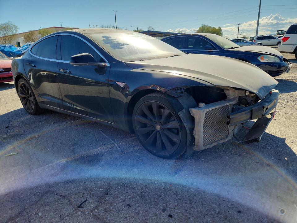 Снимка 4 от търг – 2013 TESLA MODEL S с VIN 5YJSA1DP0DFP07660