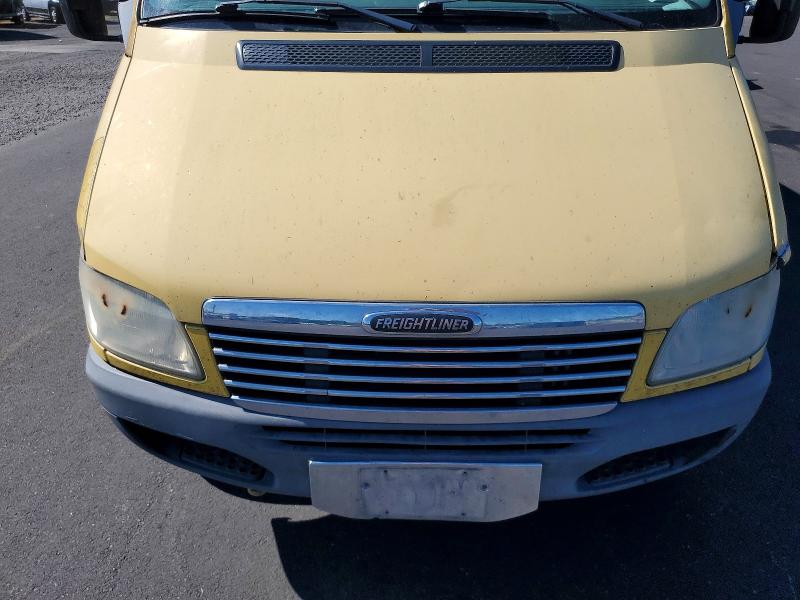 Photo 11 from auction – 2004 FREIGHTLINER SPRINTER with VIN WD2PD644245640737