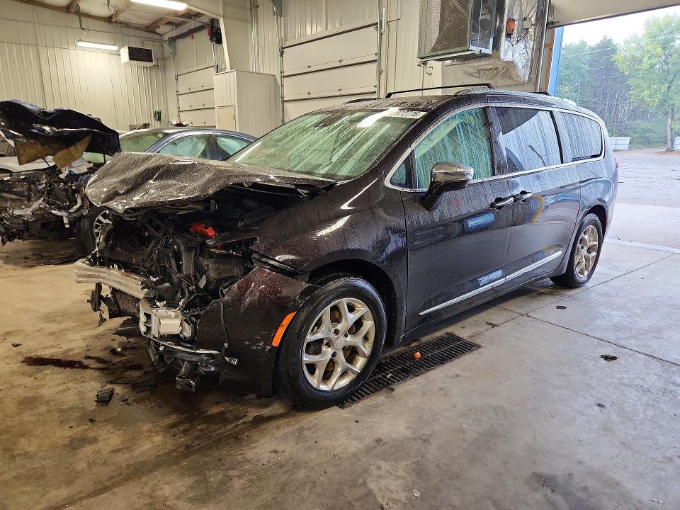 Снимка 1 от търг – 2017 CHRYSLER PACIFICA с VIN 2C4RC1GG8HR754563