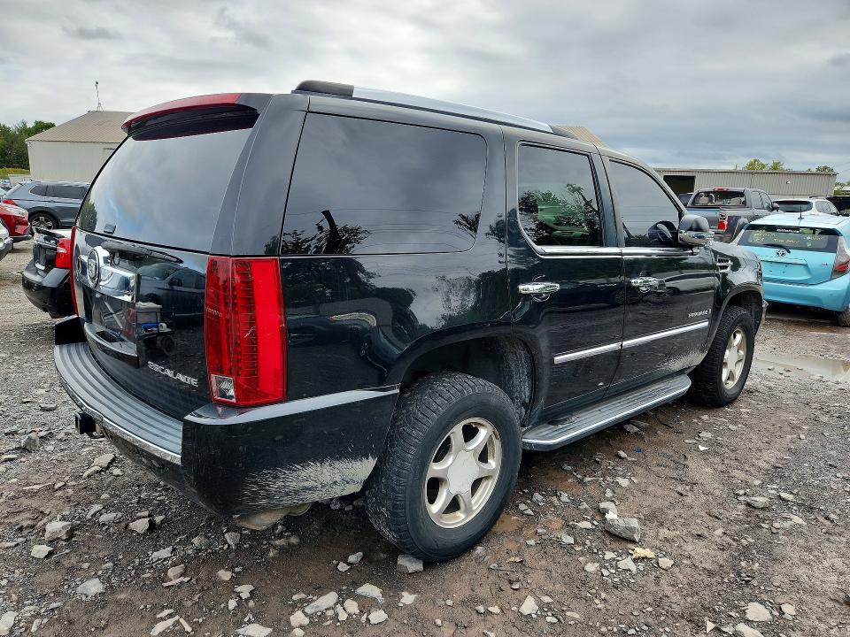 Zdjęcie 3 z aukcji – 2007 CADILLAC ESCALADE z VIN 1GYFK63897R409204