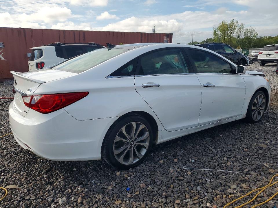 Photo 3 from auction – 2013 HYUNDAI SONATA with VIN 5NPEC4AB1DH681735