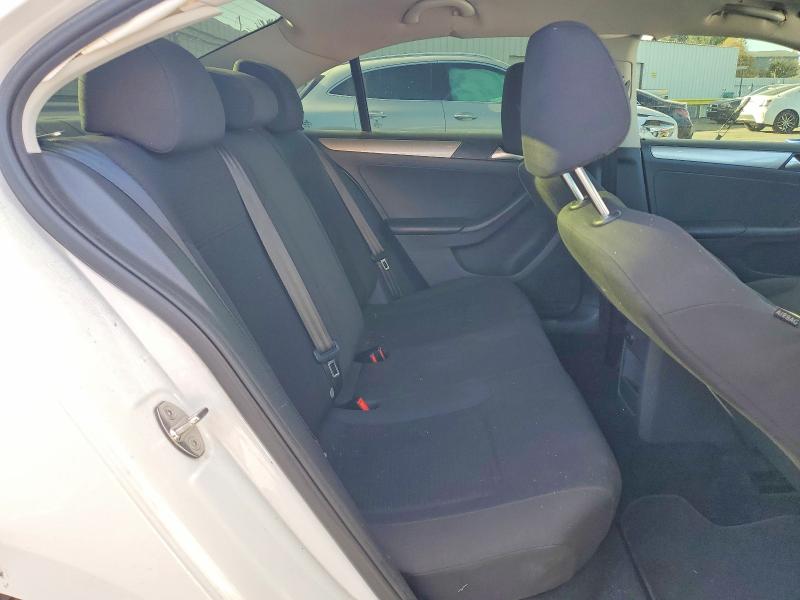 Photo 10 from auction – 2016 VOLKSWAGEN JETTA with VIN 3VWD67AJ0GM217701
