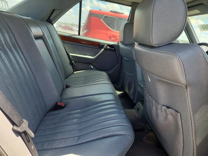 Photo 10 from auction – 1995 MERCEDES-BENZ E with VIN WDBEB31E0SC218841