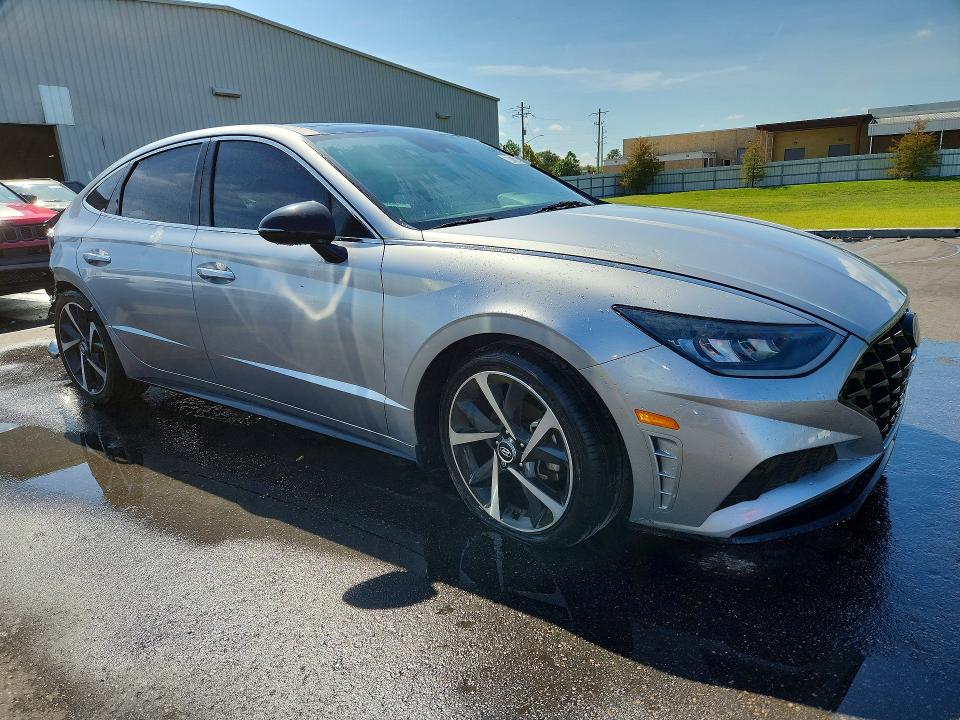 Снимка 4 от търг – 2022 HYUNDAI SONATA с VIN 5NPEJ4J2XNH141906