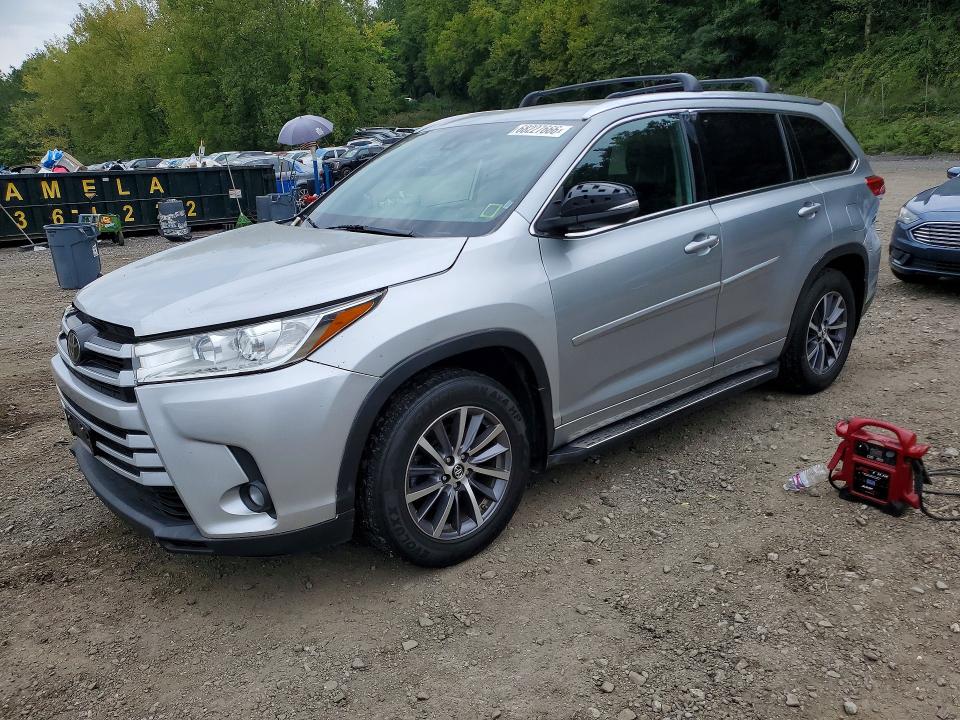 TOYOTA HIGHLANDER 2018 with VIN 5TDJZRFH5JS551955 - Photo from auction