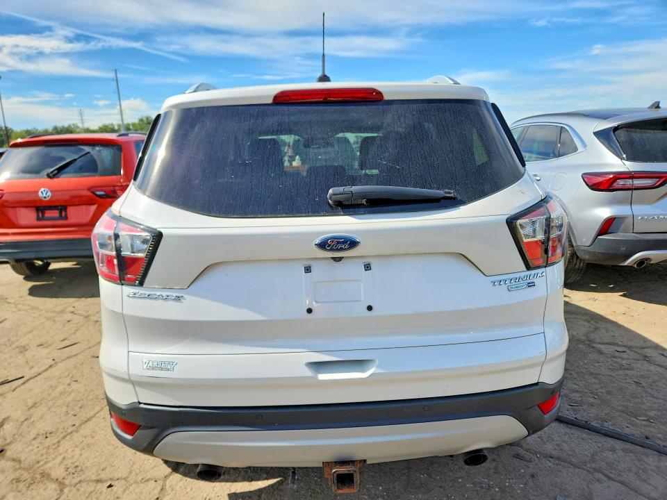 Photo 6 from auction – 2017 FORD ESCAPE with VIN 1FMCU9J95HUD58391
