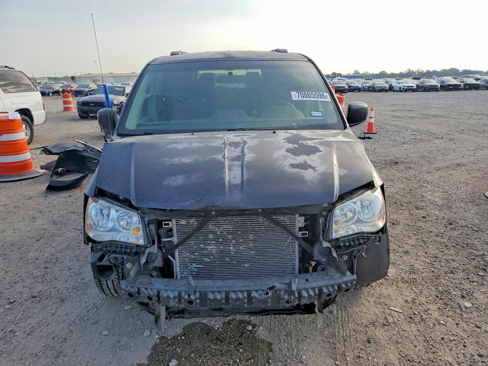 Photo 5 from auction – 2011 CHRYSLER TOWN & COUNTRY with VIN 2A4RR5DG6BR645272