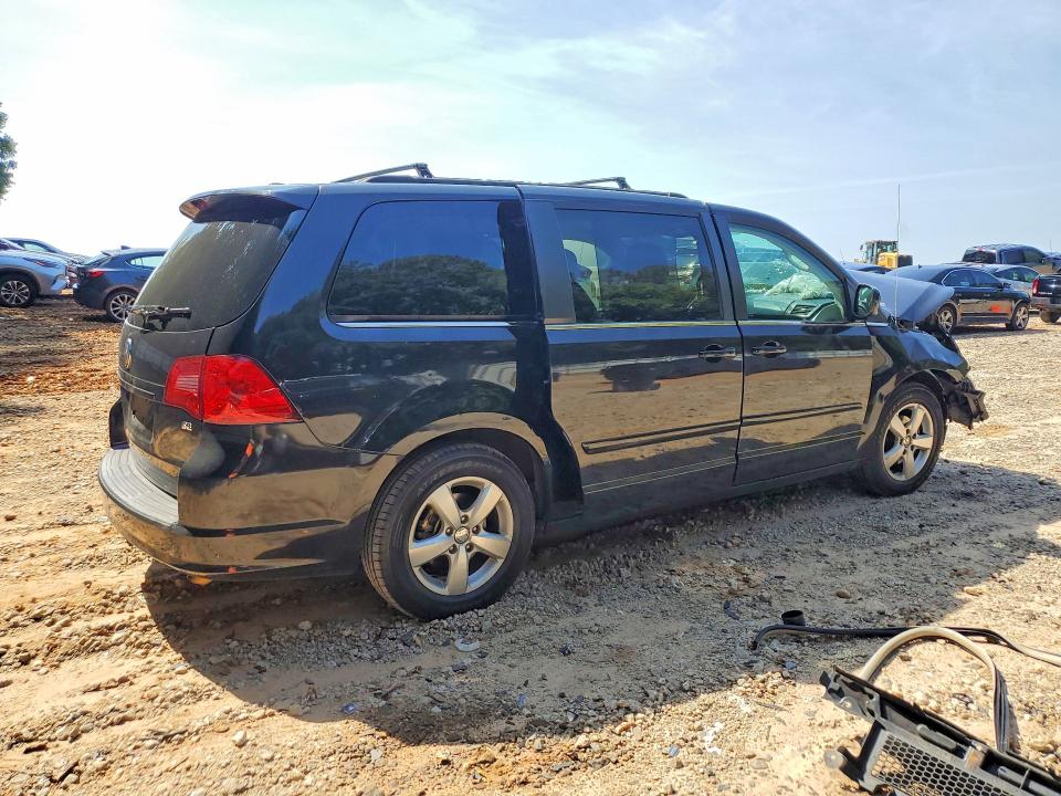 Photo 3 from auction – 2011 VOLKSWAGEN ROUTAN with VIN 2V4RW3DG8BR621984