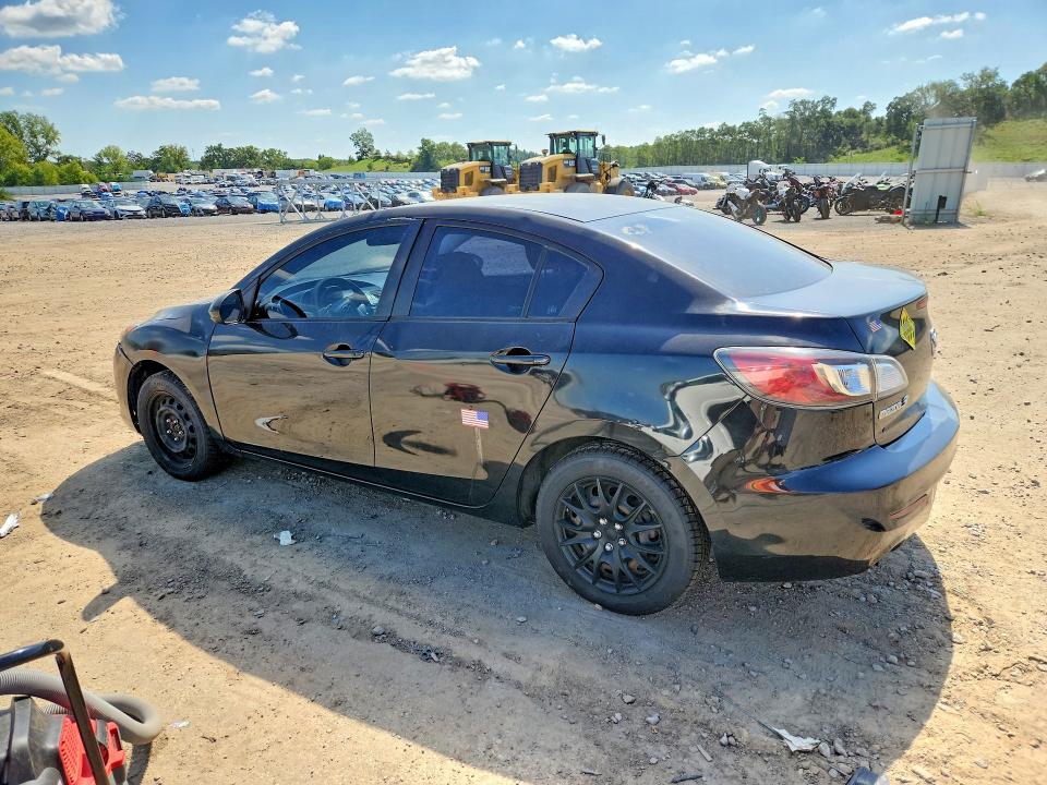 Photo 2 from auction – 2013 MAZDA 3 with VIN JM1BL1TG7D1824575