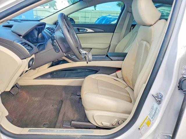 Photo 7 from auction – 2020 LINCOLN MKZ with VIN 3LN6L5E92LR610827
