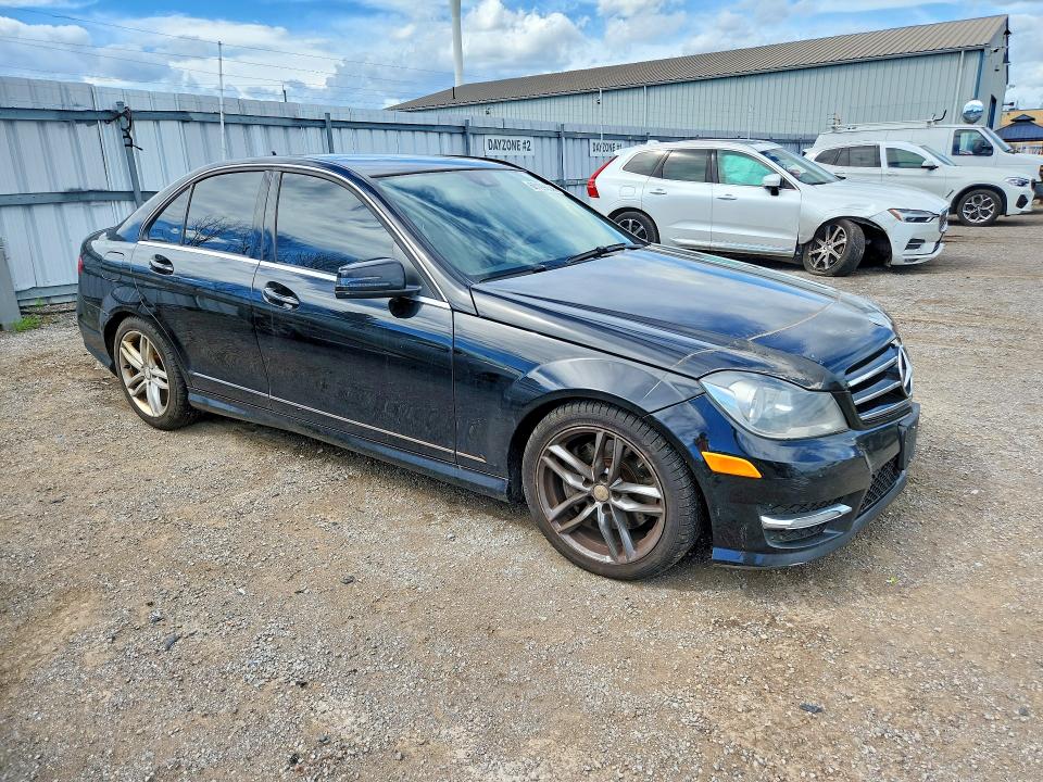 Photo 4 from auction – 2014 MERCEDES-BENZ C with VIN WDDGF8AB2EA950928