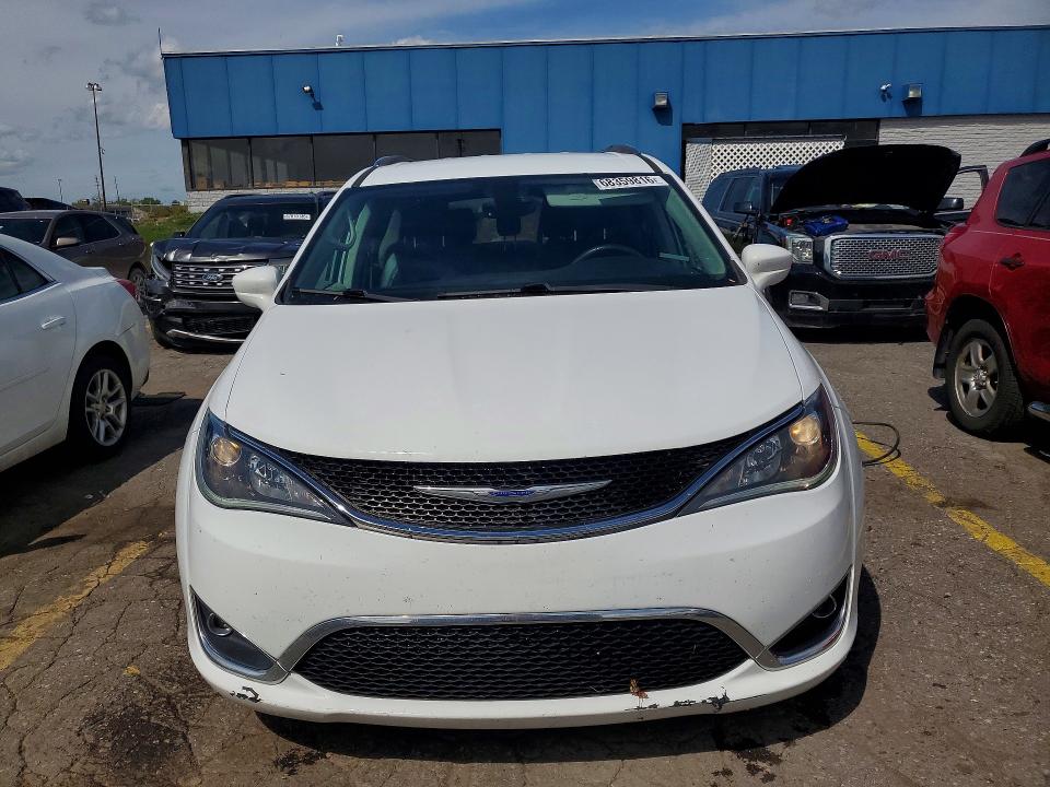 Photo 5 from auction – 2018 CHRYSLER PACIFICA with VIN 2C4RC1EGXJR292676