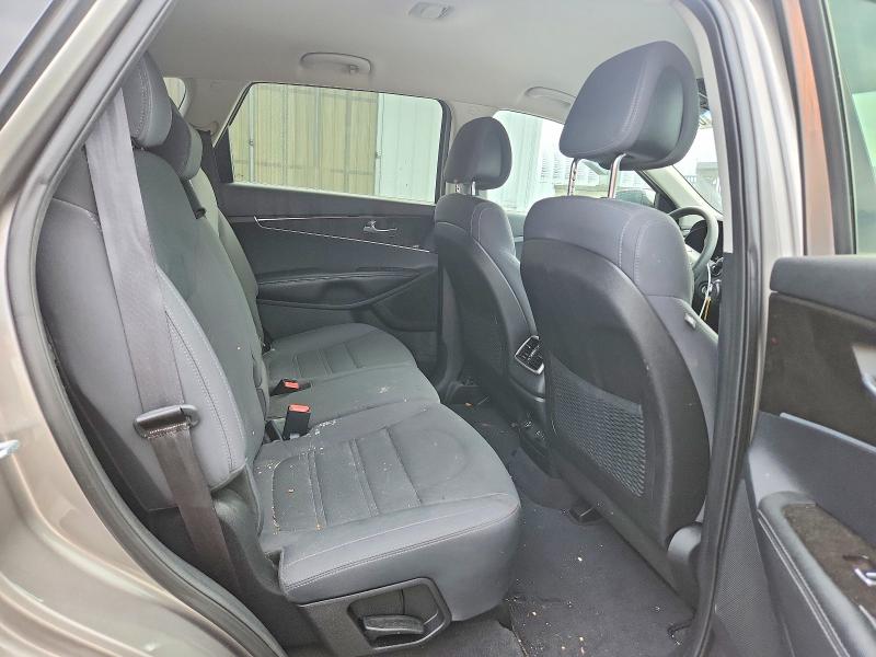 Photo 11 from auction – 2016 KIA SORENTO with VIN 5XYPGDA38GG061028
