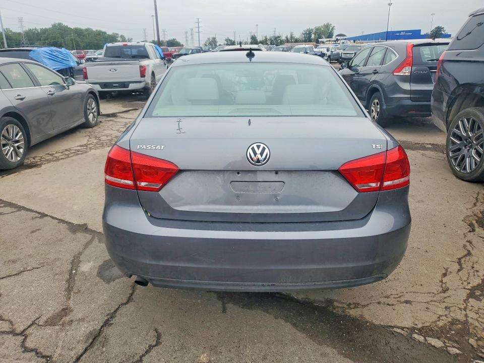 Photo 6 from auction – 2014 VOLKSWAGEN PASSAT with VIN 1VWAT7A34EC027668