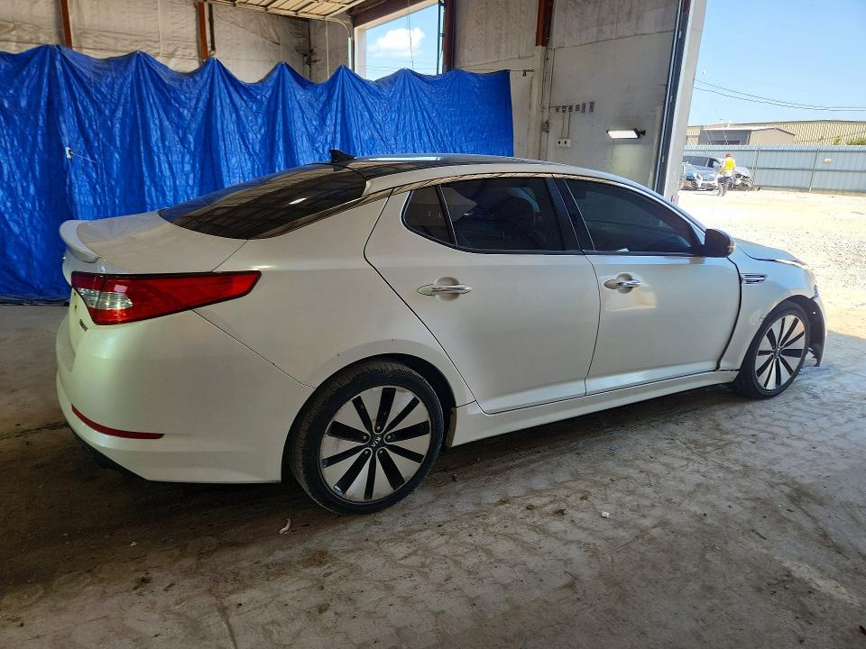 Photo 3 from auction – 2011 KIA OPTIMA with VIN KNAGR4A63B5129397