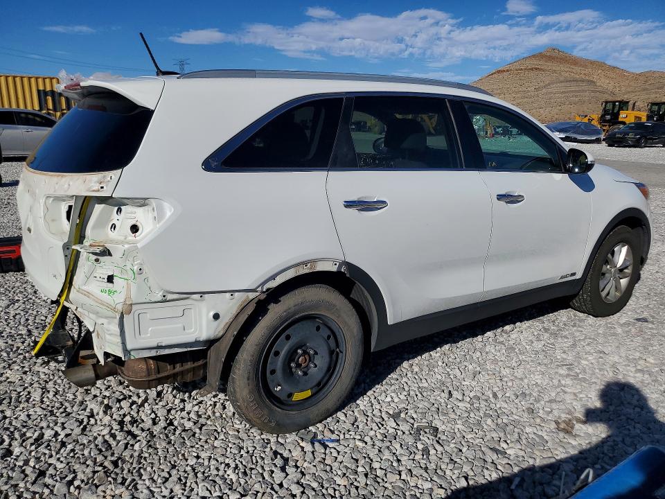 Foto 3 de la subasta – 2017 KIA SORENTO con VIN 5XYPGDA52HG329624