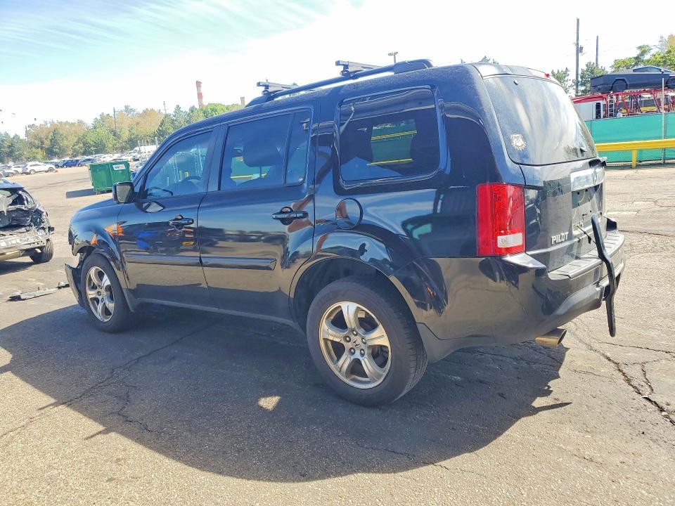 Photo 2 from auction – 2015 HONDA PILOT with VIN 5FNYF4H75FB032611