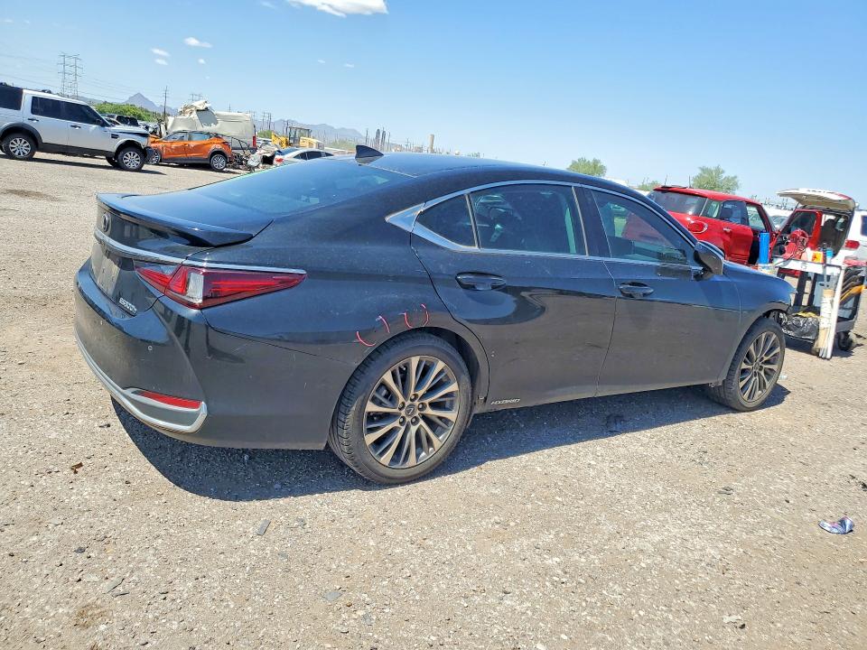 Photo 3 from auction – 2021 LEXUS ES with VIN 58ADA1C17MU005286