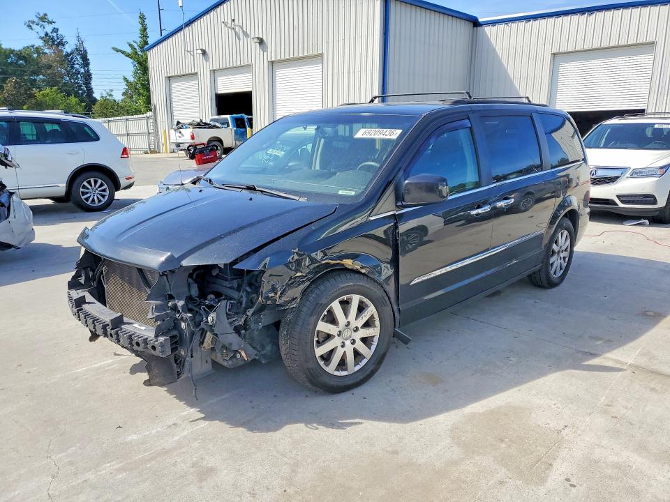 CHRYSLER TOWN & COUNTRY 2016 with VIN 2C4RC1BG7GR121302 - Photo from auction