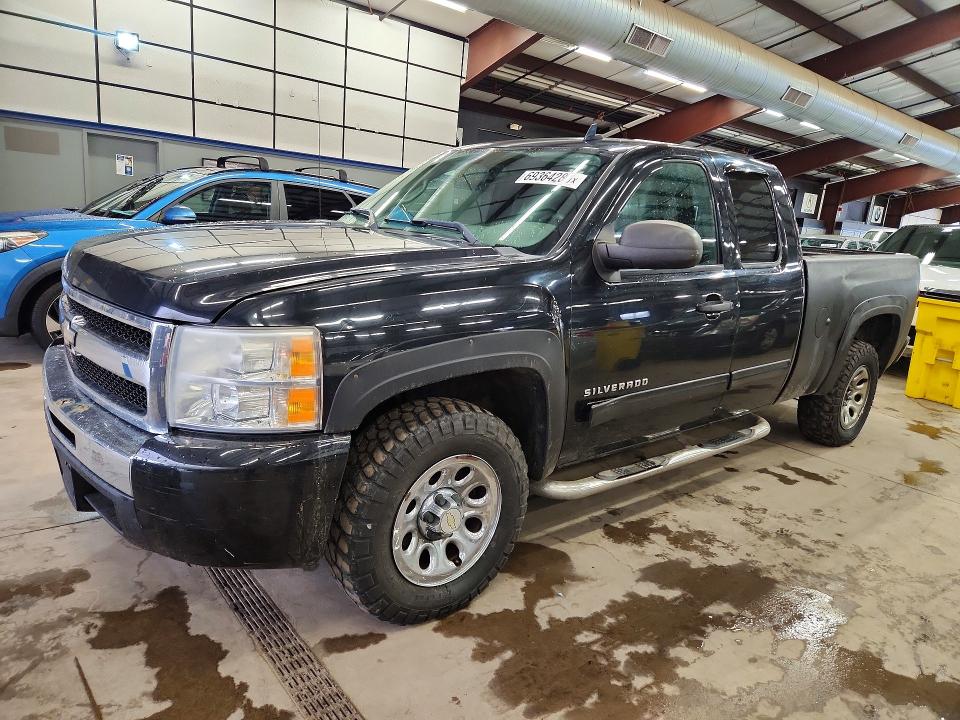 CHEVROLET SILVERADO 2011 with VIN 1GCRCREA7BZ423029 - Photo from auction