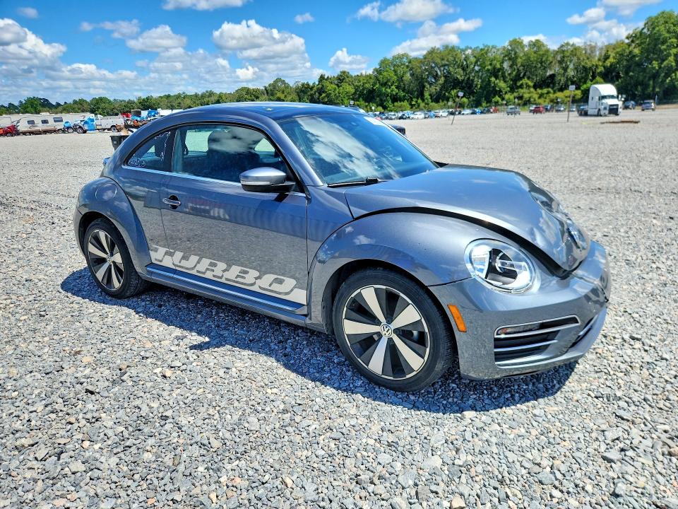 Photo 4 from auction – 2018 VOLKSWAGEN BEETLE with VIN 3VWJD7AT0JM708349