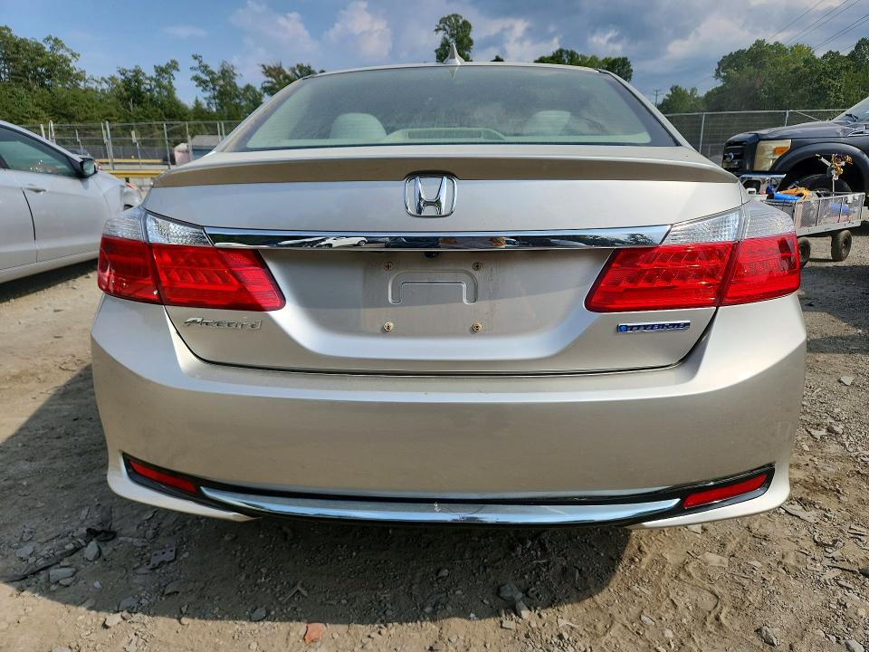 Photo 6 from auction – 2014 HONDA ACCORD with VIN JHMCR5F72EC000316