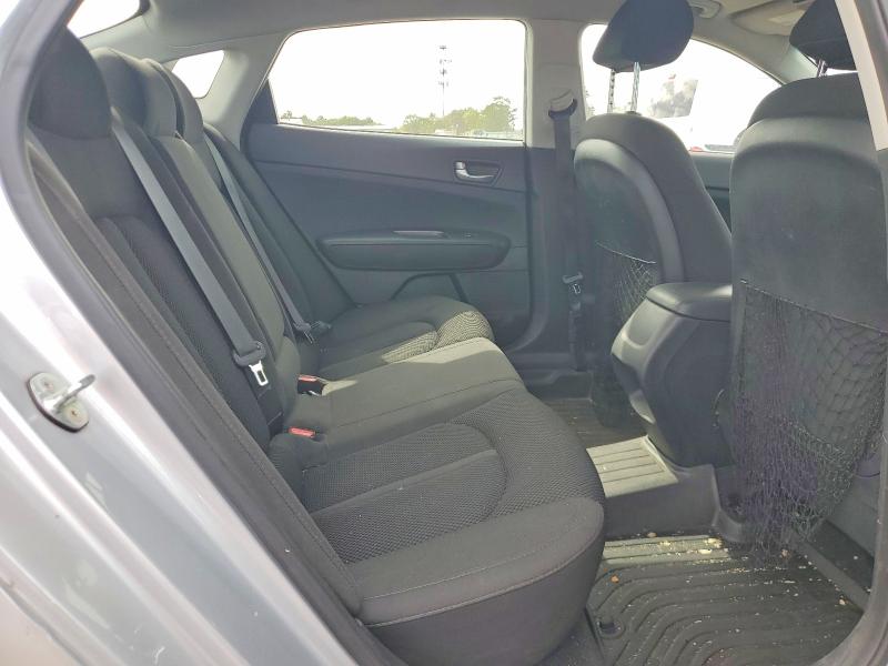 Photo 10 from auction – 2019 KIA OPTIMA with VIN 5XXGT4L36KG346882