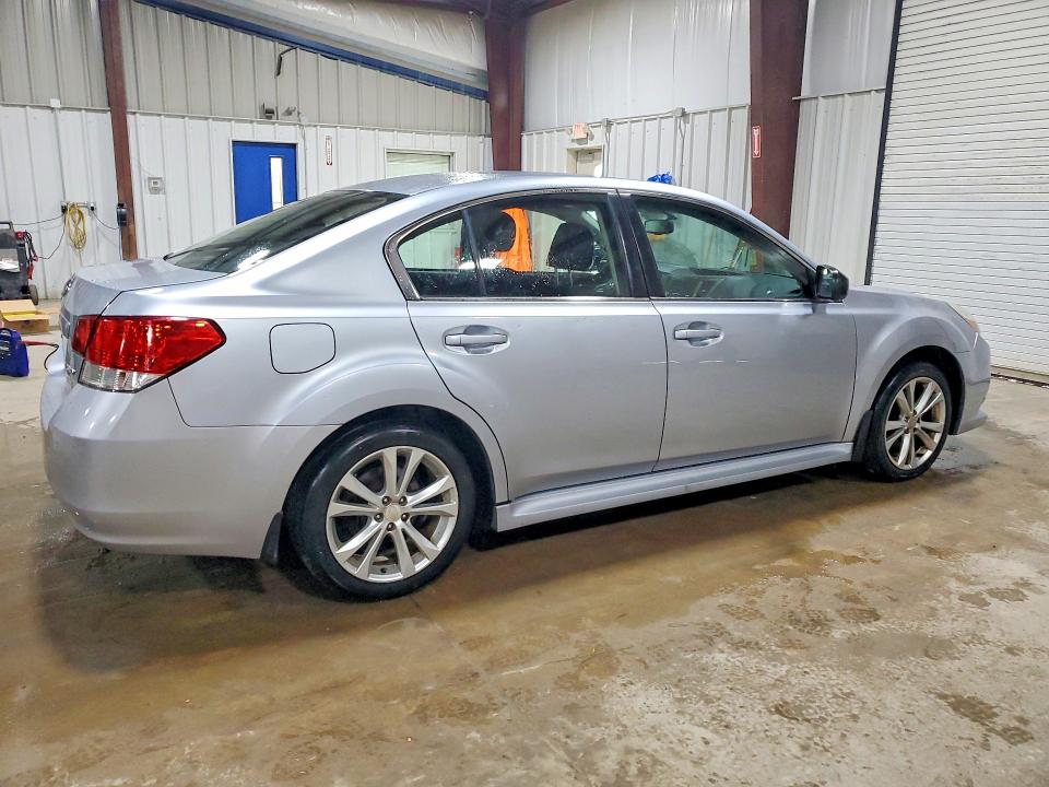 Zdjęcie 3 z aukcji – 2014 SUBARU LEGACY z VIN 4S3BMBA68E3037511