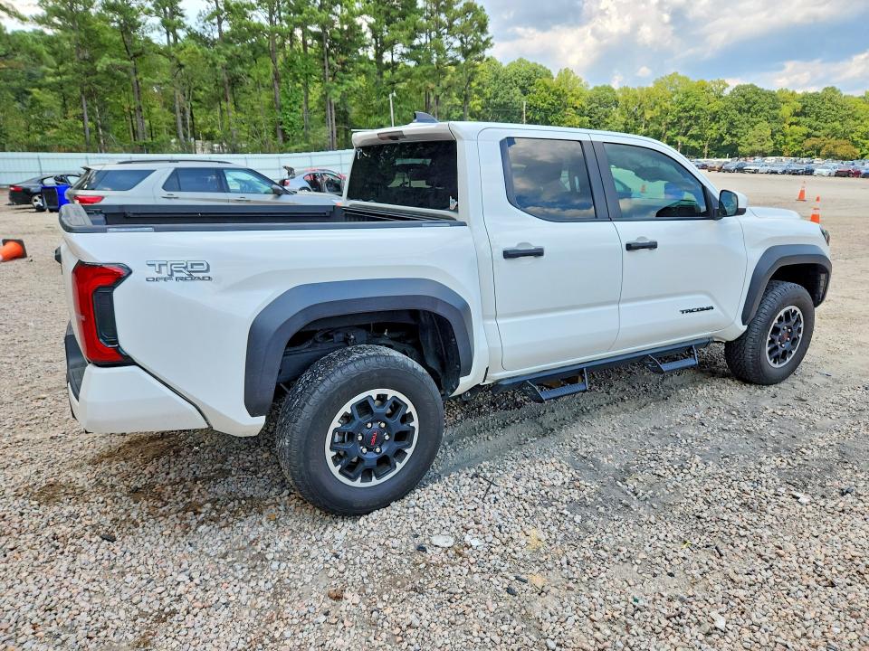 Снимка 3 от търг – 2024 TOYOTA TACOMA с VIN 3TYLB5JN5RT047683