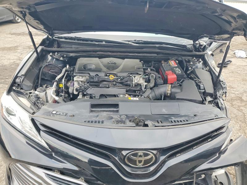 Снимка 11 от търг – 2018 TOYOTA CAMRY с VIN 4T1B11HK4JU517681