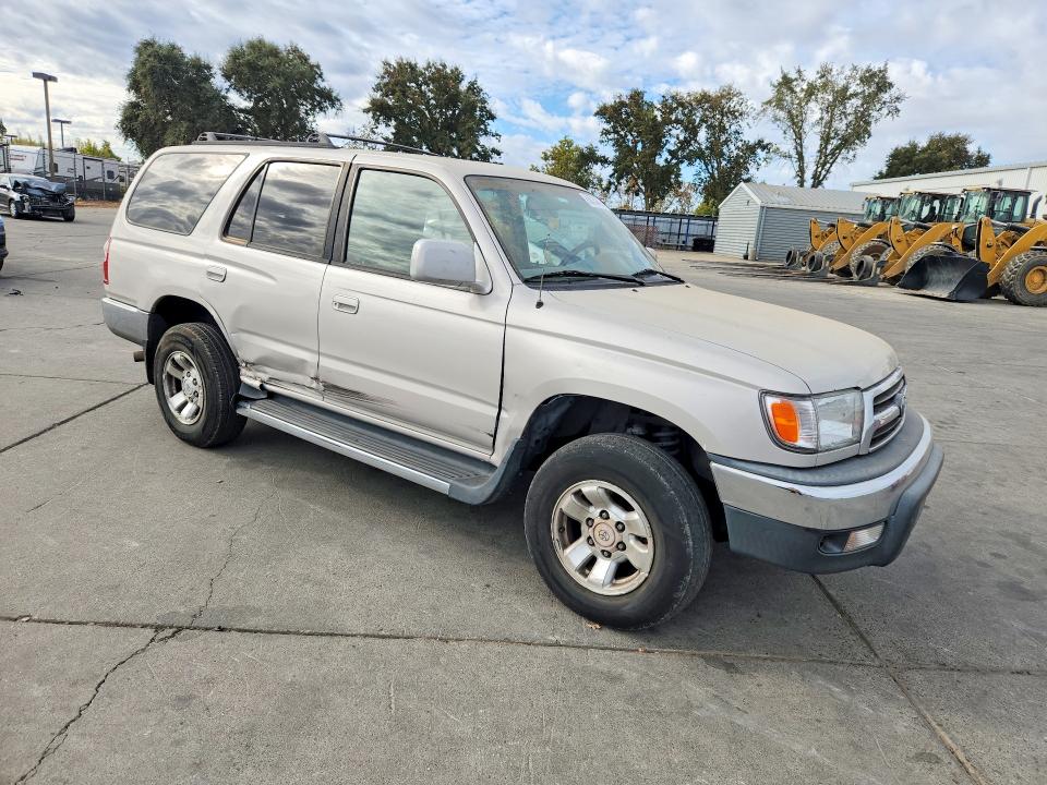 Photo 4 from auction – 1999 TOYOTA 4RUNNER with VIN JT3GN86R3X0105912