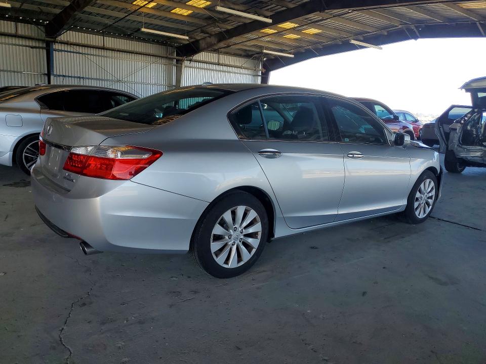 Zdjęcie 3 z aukcji – 2015 HONDA ACCORD z VIN 1HGCR3F94FA024249