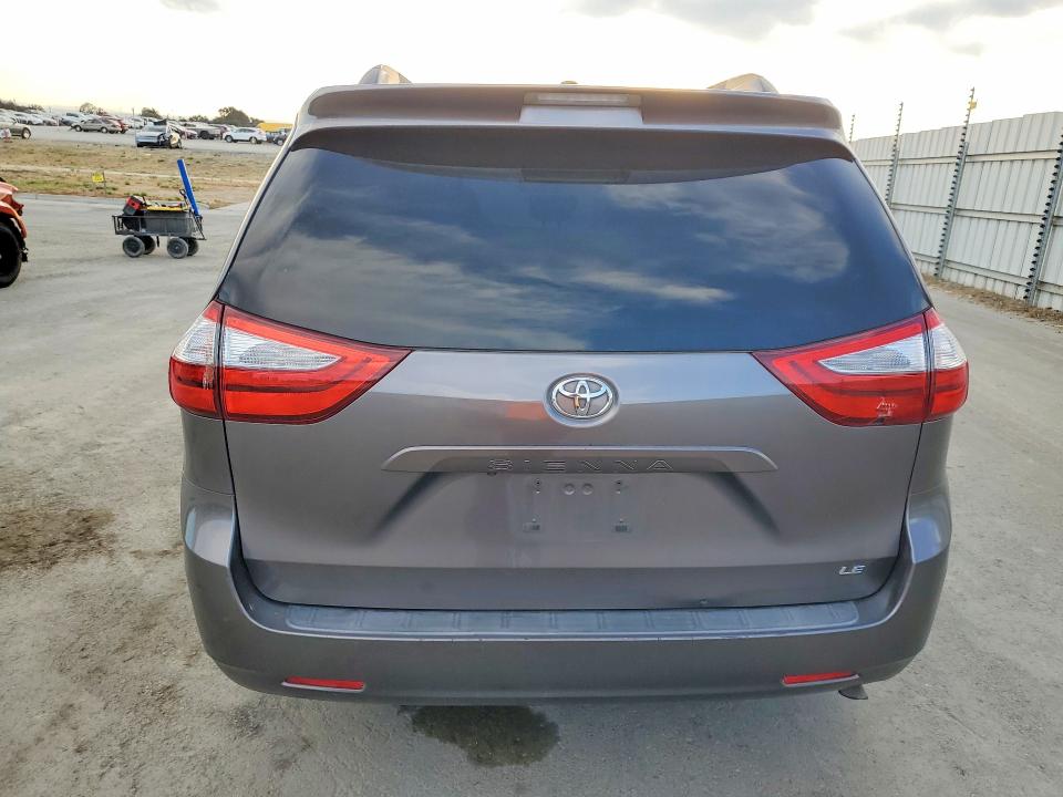 Photo 6 from auction – 2015 TOYOTA SIENNA with VIN 5TDKK3DC5FS683182