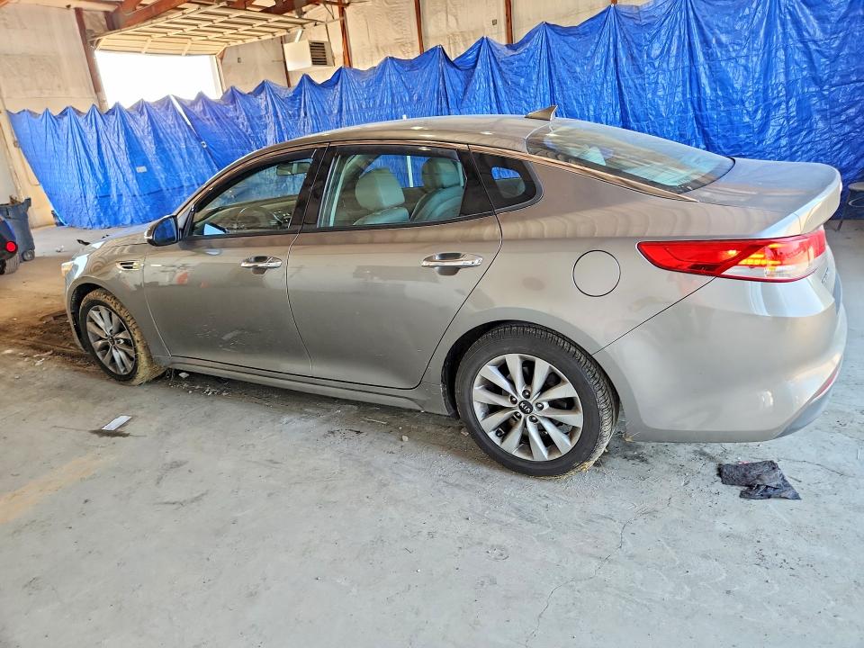 Zdjęcie 2 z aukcji – 2017 KIA OPTIMA z VIN 5XXGU4L33HG159010