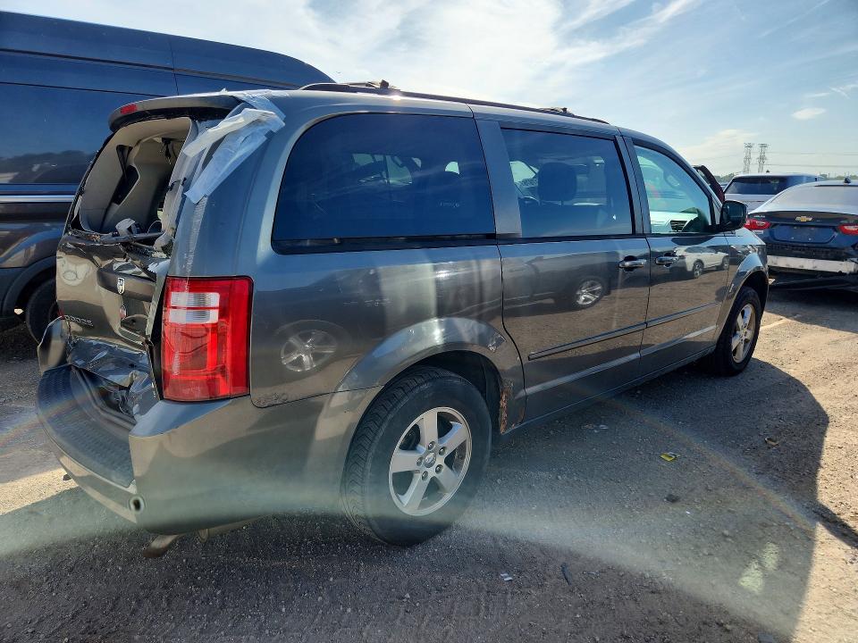 Photo 3 from auction – 2010 DODGE GRAND CARAVAN with VIN 2D4RN3D12AR332593