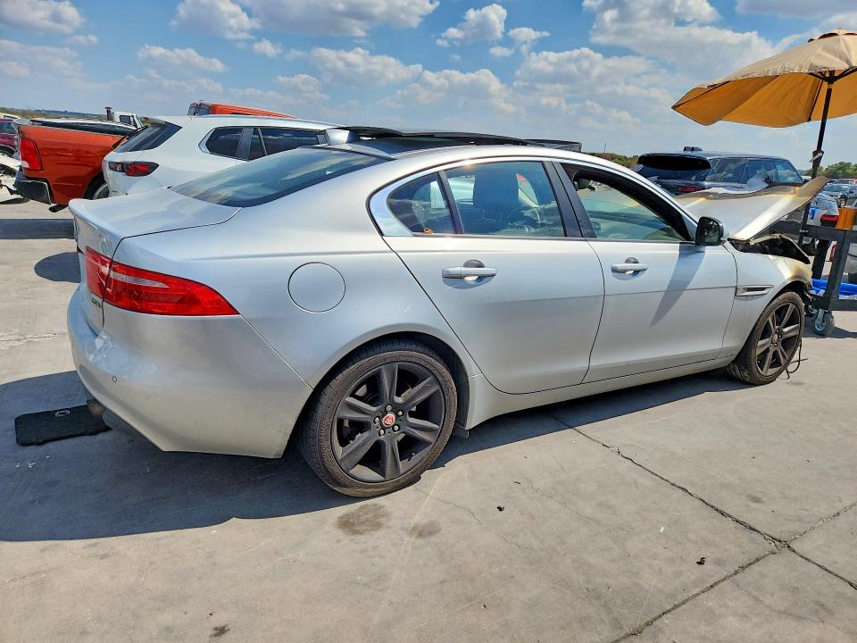 Photo 3 from auction – 2017 JAGUAR XE with VIN SAJAD4BG6HA963227