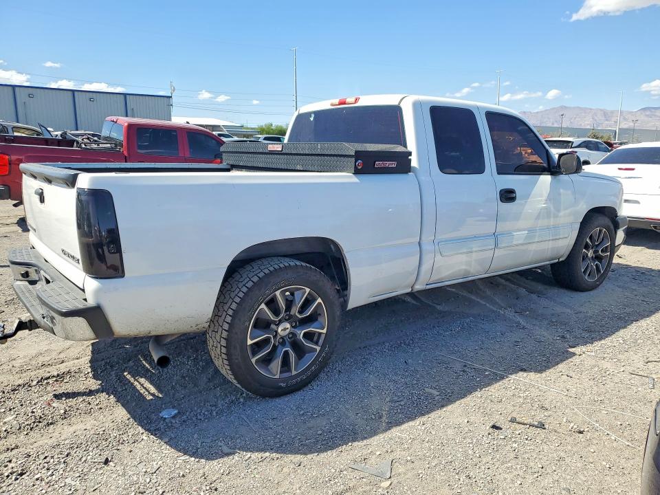 Снимка 3 от търг – 2005 CHEVROLET SILVERADO с VIN 2GCEC19T651252704