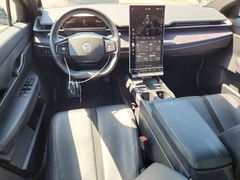 Photo 8 from auction – 2023 FISKER OCEAN with VIN VCF1ZBU26PG001902
