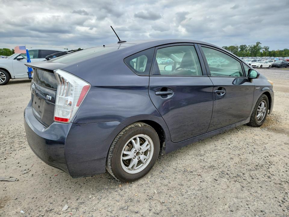 Photo 3 from auction – 2011 TOYOTA PRIUS with VIN JTDKN3DU6B5302312