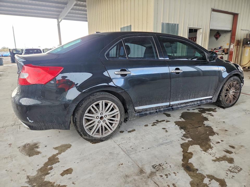 Photo 3 from auction – 2012 SUZUKI KIZASHI with VIN JS2RE9A87C6100296