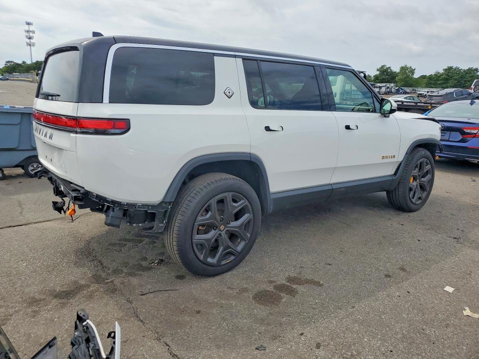 Photo 3 from auction – 2023 RIVIAN R1S with VIN 7PDSGABA7PN023636